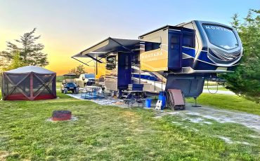 18 Must-Know Tips for Full-Time Fifth Wheel Living with Kids & Pets
