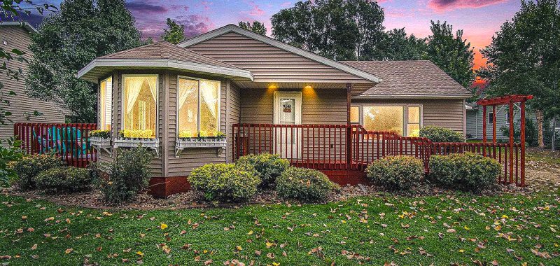 1945-Ranch-Style-Home-Exterior Design