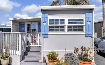 A Look Inside at The 1960 Small Single Wide Mobile Home: Inspiring Exterior & Interior Remodel
