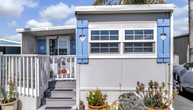 A Look Inside at The 1960 Small Single Wide Mobile Home: Inspiring Exterior & Interior Remodel