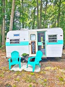1969 Volunteer Vintage Camper Trailer Remodel