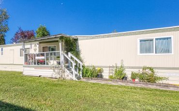 Charming 1974 Single Wide Mobile Home: Inspiring Makeover Ideas