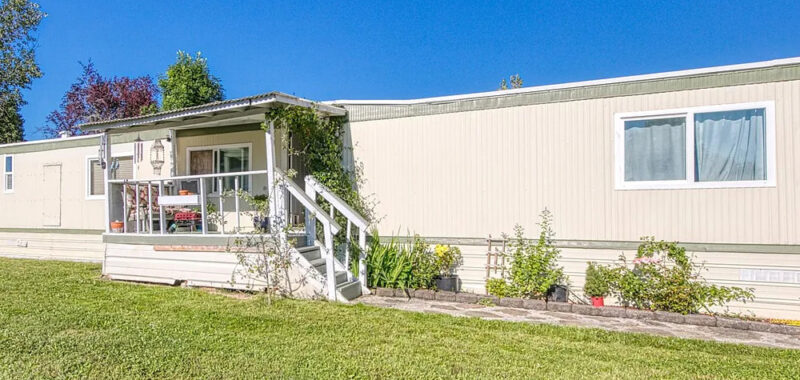 Charming 1974 Single Wide Mobile Home: Inspiring Makeover Ideas