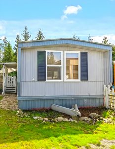 Step Inside a Charming 1979 Single Wide Mobile Home: Inspiring Makeover Ideas