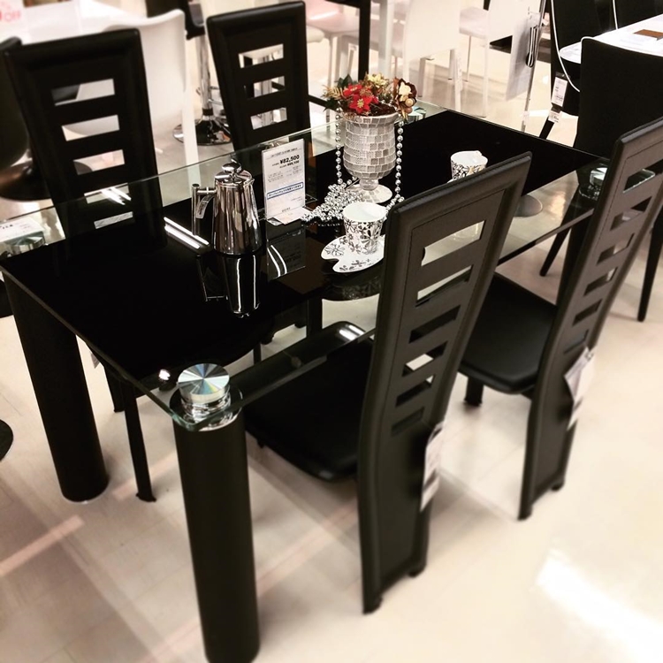 modern-glass-dining-table-in-black