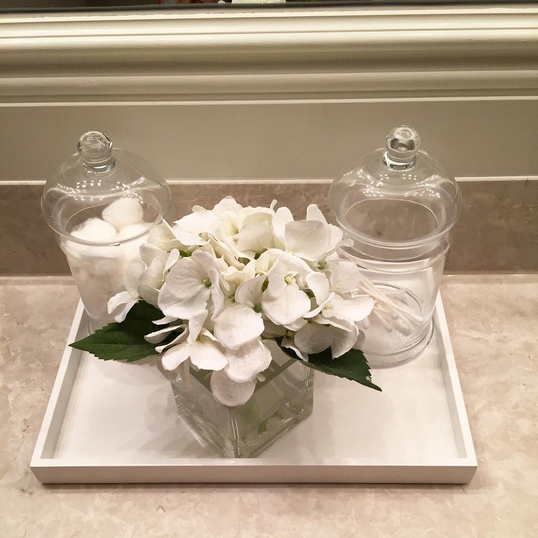 clean-looking-glass-canisters-for-the-kitchen