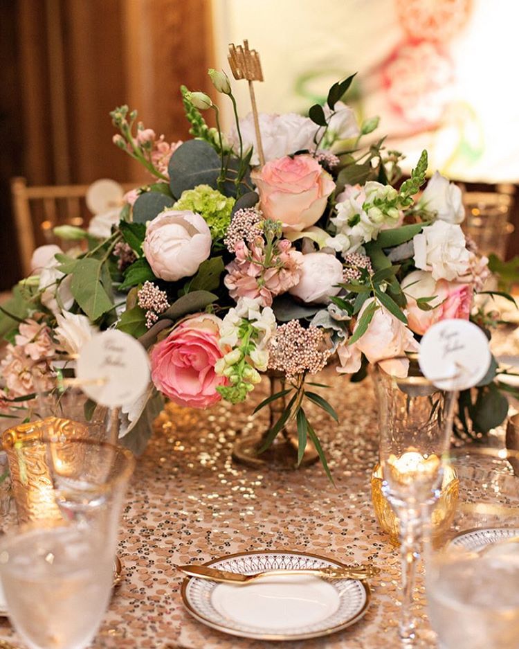 elegant-dining-room-table-centerpieces-ideas-2