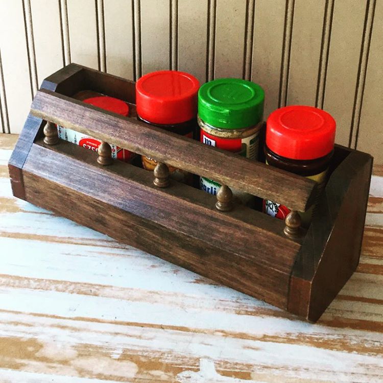 vintage-spice-rack