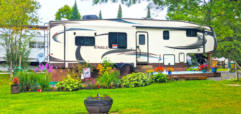 30 Permanent RV Site Landscaping Ideas