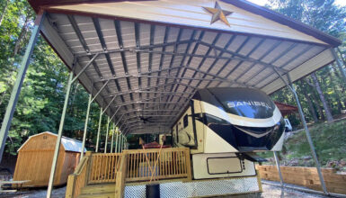 Cozy 5th Wheel Camper Outdoor Setup