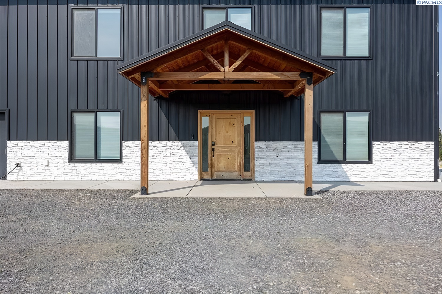 15 Barndominium Siding Options That Instantly Boost Curb Appeal