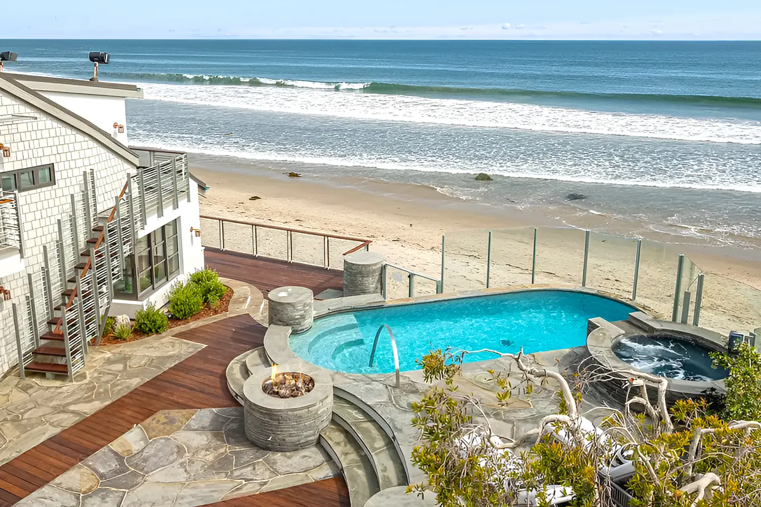 18 Stunning Beach House Backyards with Pools, Patios, and Ocean Views