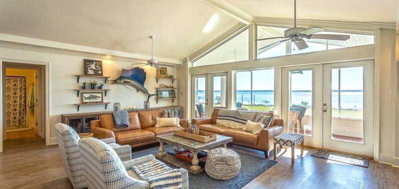 Beach House Living Room Designs That Capture Relaxed Coastal Charm