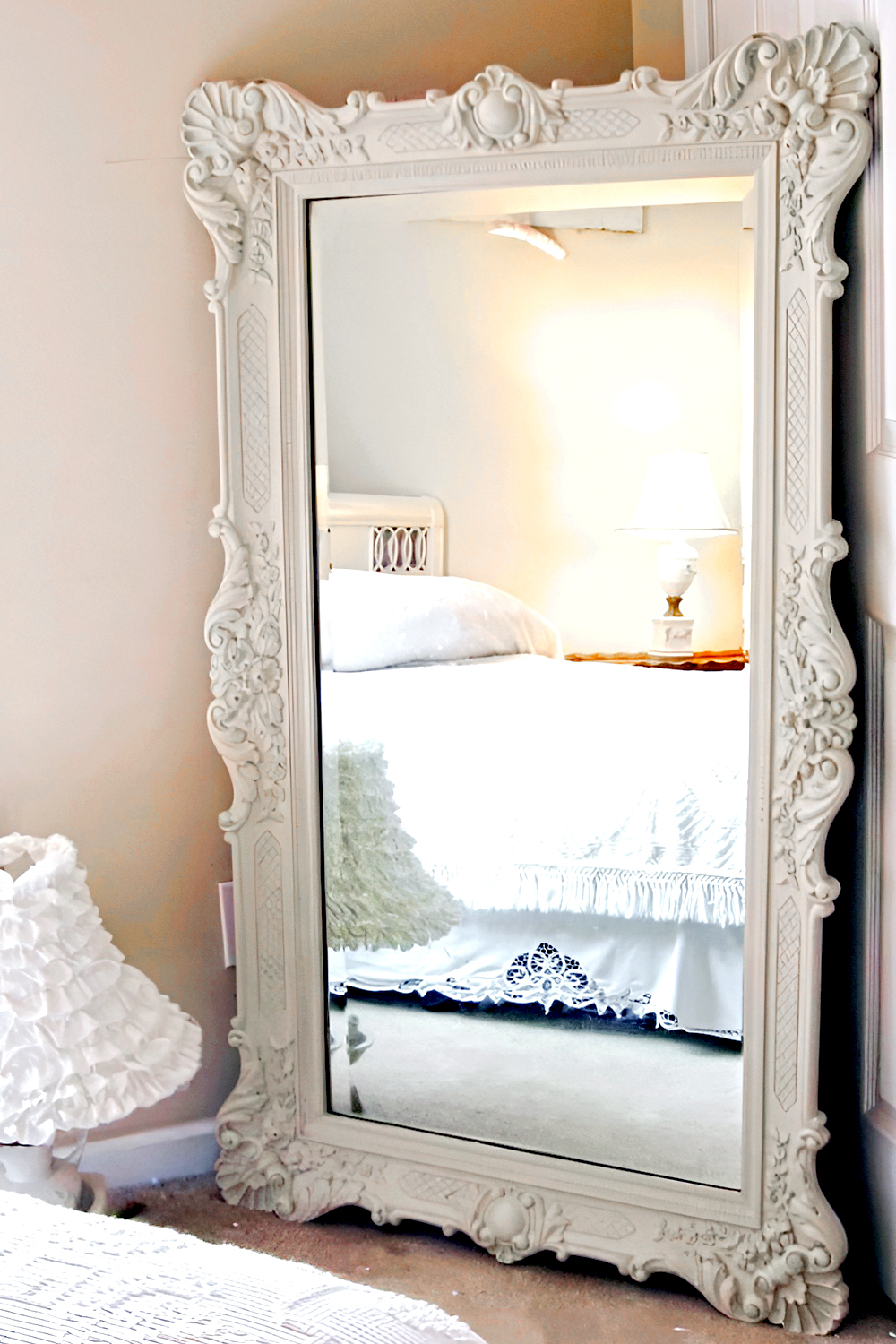 Bedroom Antique Style Corner Mirror