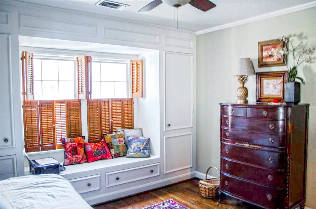 Bedroom-Built-In-Window-Seat Cabinets