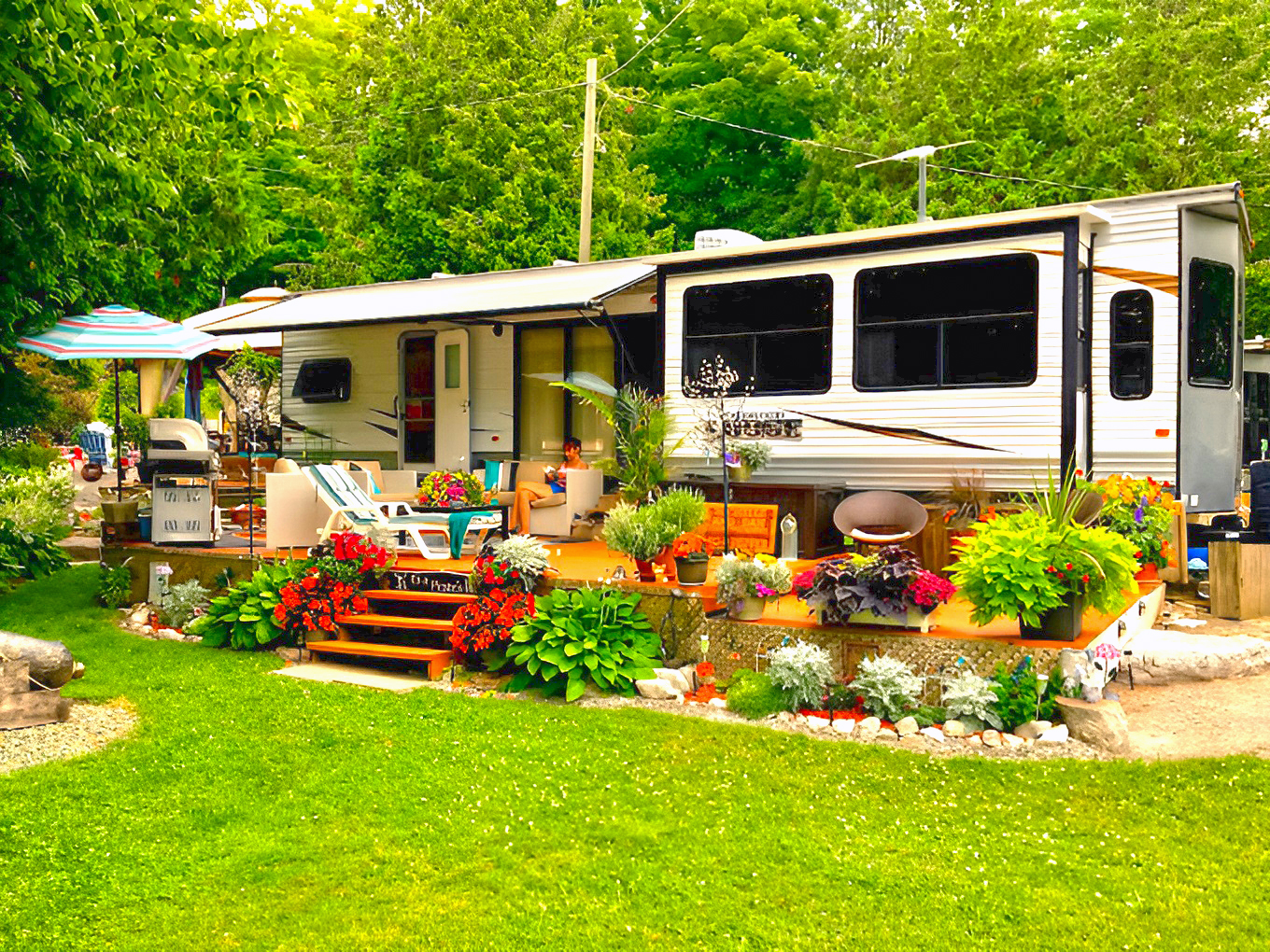 Camper Landscaping