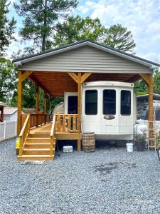 Stunning Camper Porch Design Ideas