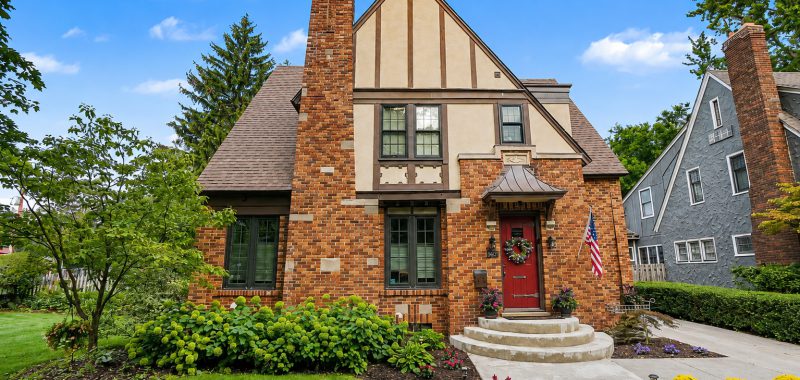 Classic-Red-Brick-Tudor-Exterior Design