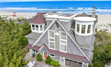Classic-Shingle-Beach-House Design