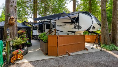 Cozy Fifth Wheel RV Campsite