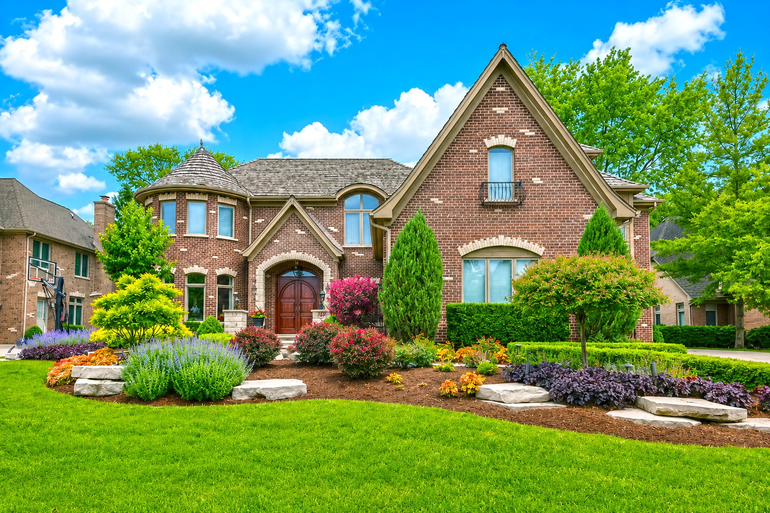 Tudor House Front Yard Landscaping Ideas That Boost Curb Appeal