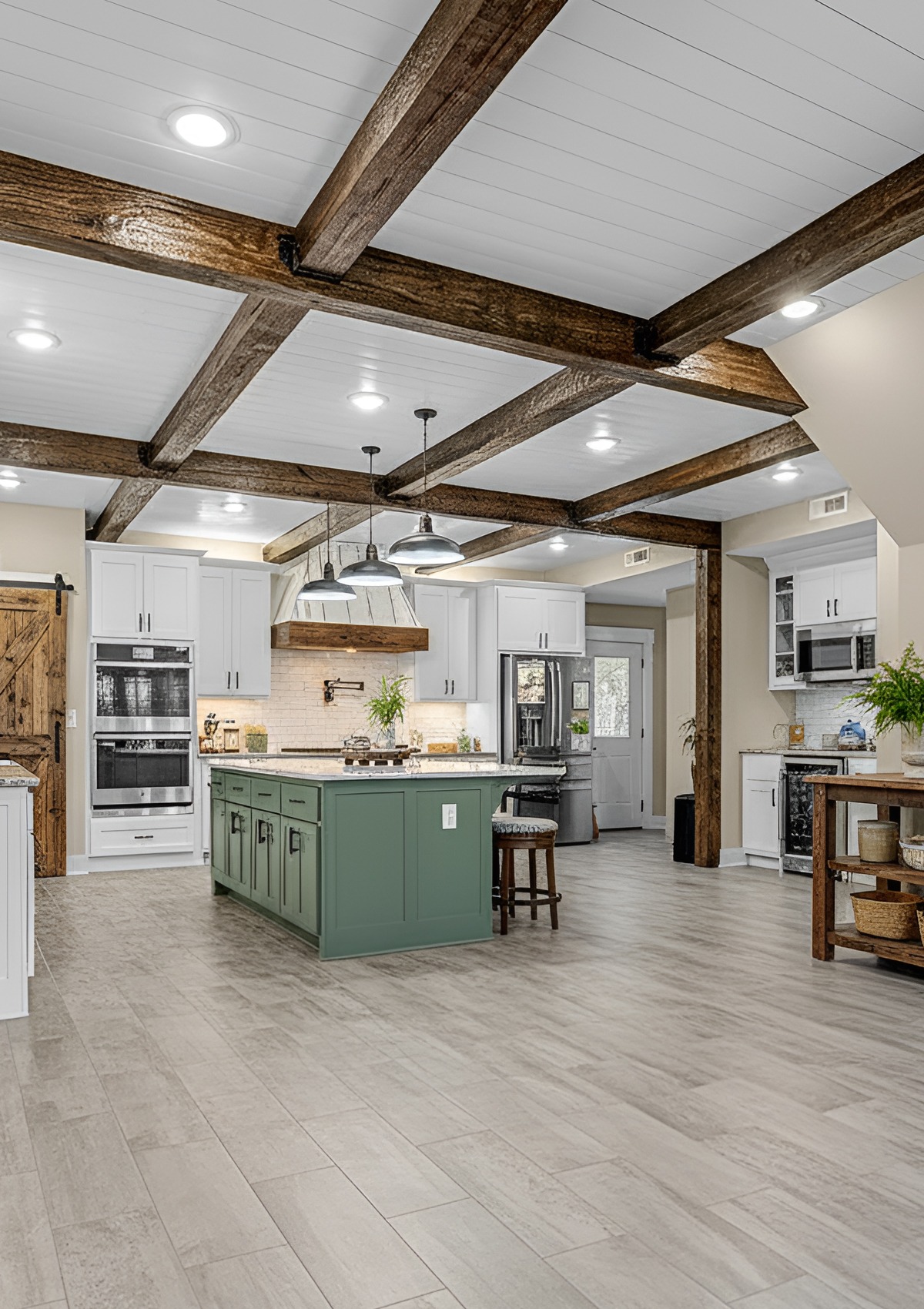 15 Farmhouse Barndominium Kitchen Ideas
