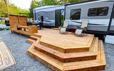 23 Gorgeous Fifth Wheel Deck Designs for Outdoor Living