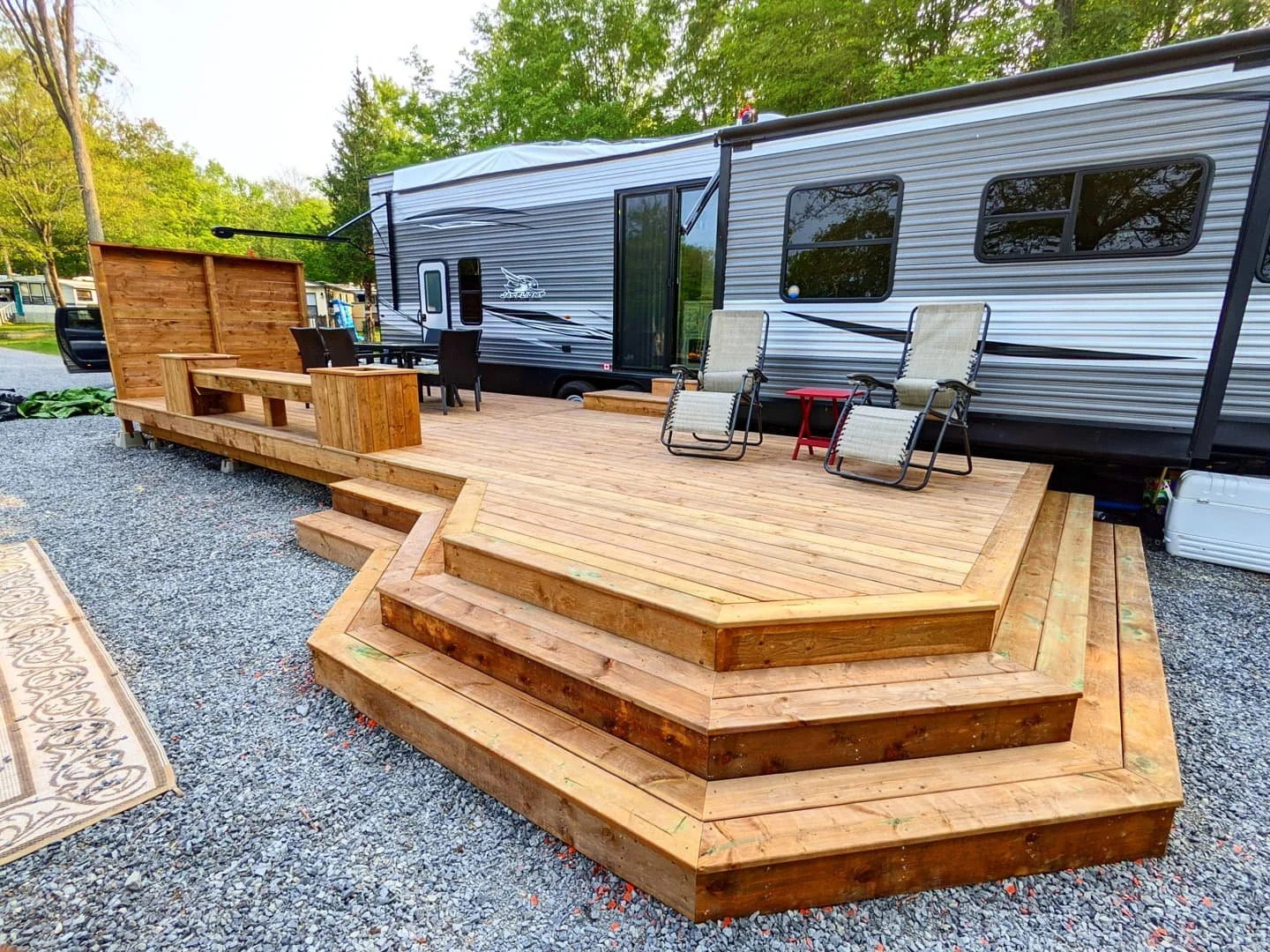 23 Gorgeous Fifth Wheel Deck Designs for Outdoor Living