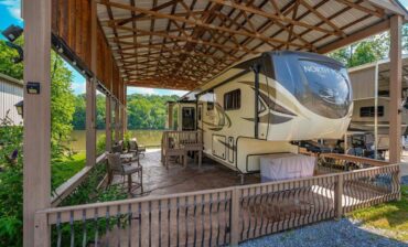 Fifth Wheel RV Covered Deck