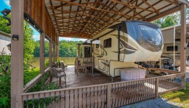 Fifth Wheel RV Covered Deck