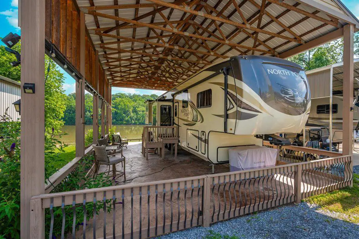 12 Fifth Wheel RV Covered Deck Ideas for a Beautiful Setup