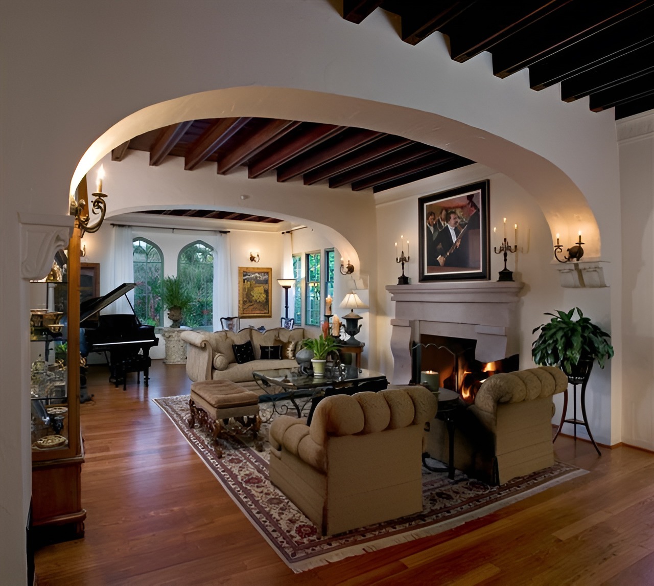 17 Beautiful Hacienda Living Rooms With Arches, Beams, and Cozy Fireplaces
