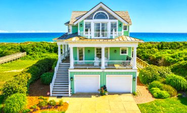 Green-Beach-House-Exterior Design