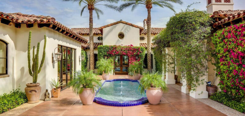 Hacienda-Style-Home-Courtyard Design