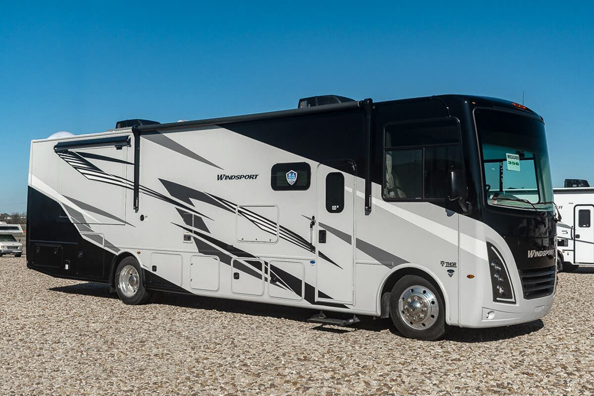 Motorhome: Class A, B, and C RVs Explained for Beginners
