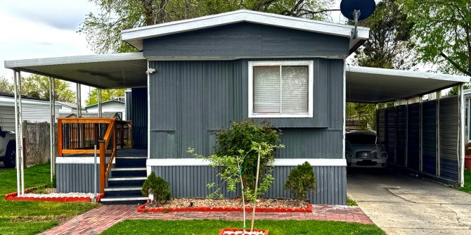 How to Make Your Mobile Home Look Like a Real House