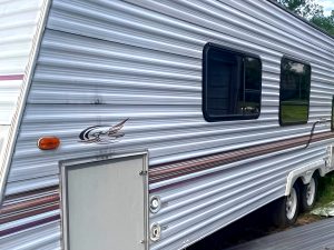 How to Pick the Best Siding for Your Travel Trailer