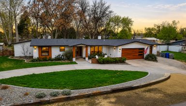 Gorgeous Mid-Century Modern Ranch Home With an Open Floor Plan