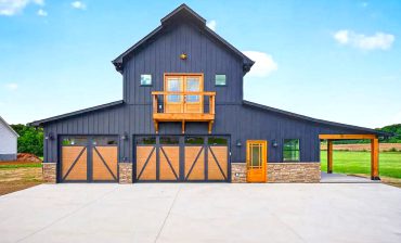 Modern Barndominium Exterior