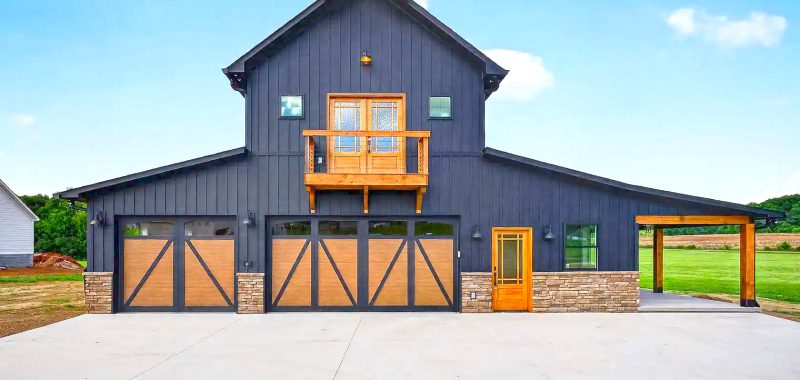 Modern Barndominium Exterior