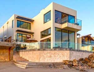 Modern-Beach-House-Design