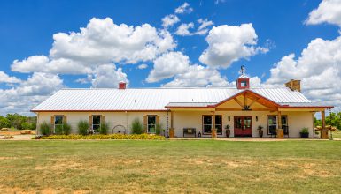 Modern Ranch House With Rustic Country Charm