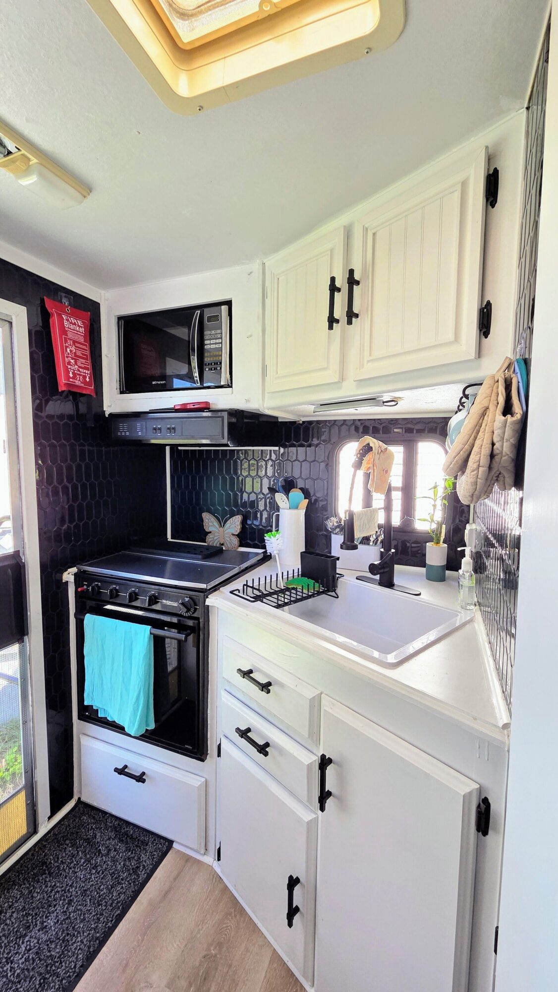 Motorhome-Interior-Ideas-Slide-Out Trash Bins