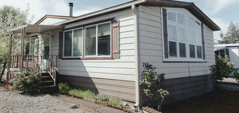 5 Things to Know Before Buying an Older Mobile Home