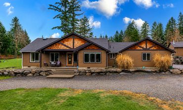 Rustic Brown Ranch House With a Warm Modern Interior