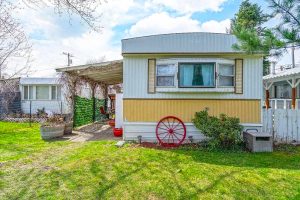 Single Wide Mobile Home Exterior & Interior Makeover Ideas That Will Inspire Your Next Remodel