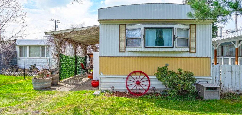 Single Wide Mobile Home Exterior & Interior Makeover Ideas That Will Inspire Your Next Remodel