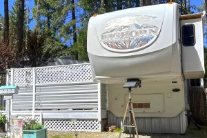 Step Inside This 2008 5th Wheel Trailer Remodel