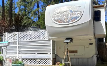Step Inside This 2008 5th Wheel Trailer Remodel