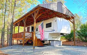 Step Inside This Charming 2004 Carriage Cameo Fifth Wheel Remodel